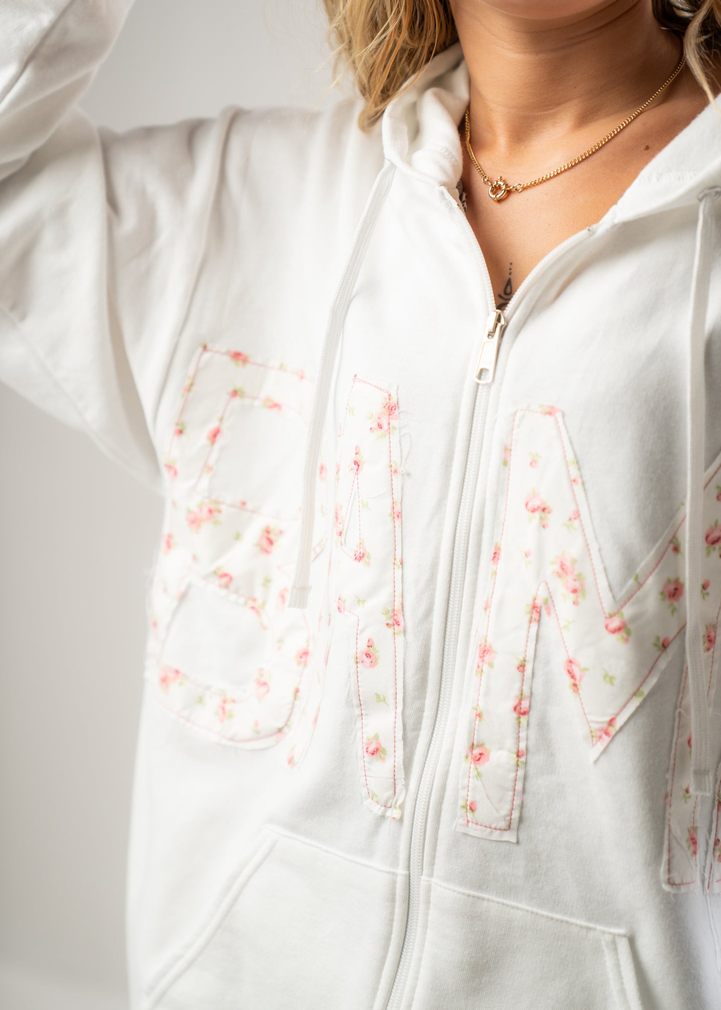 BAMA White Floral Zipup (1 of 1)