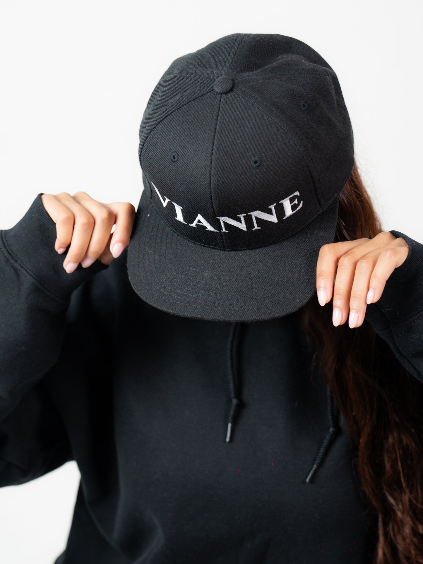 Vianne logo cap